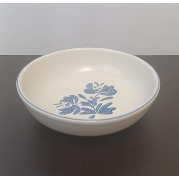 Pfaltzgraff Yorktowne Stoneware Round Serving Bowl - Picture 3 of 4